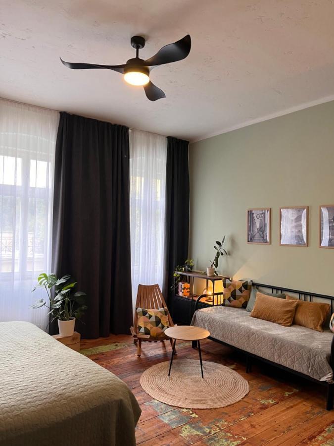 Four Rooms Carlsbad Authentic Karlovy Vary Esterno foto
