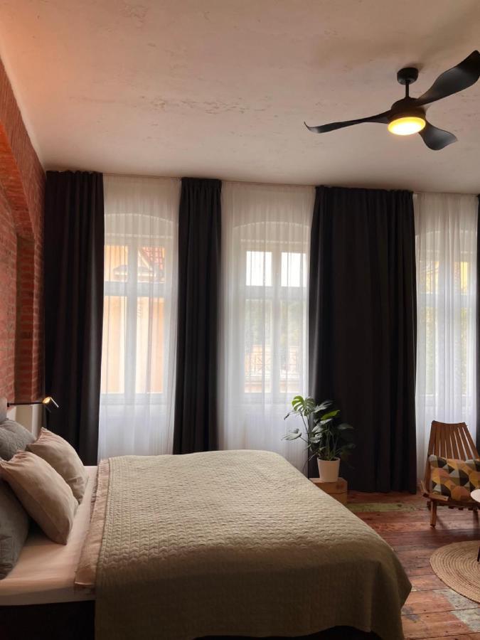 Four Rooms Carlsbad Authentic Karlovy Vary Esterno foto